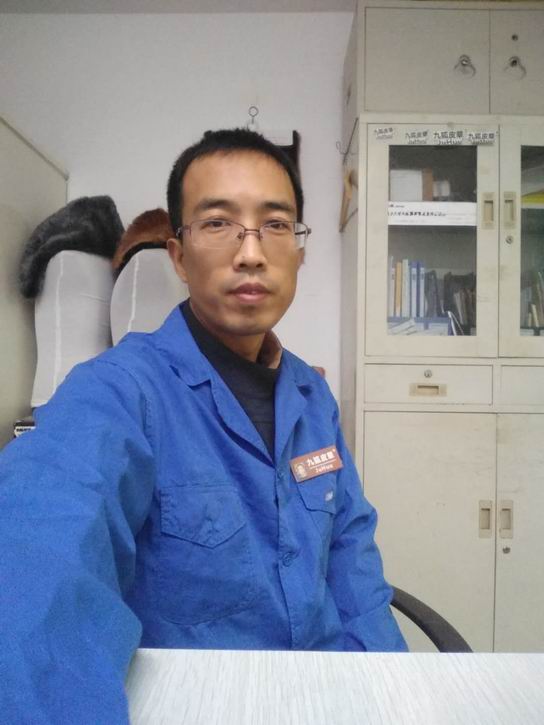 在辦公室和同事閑聊