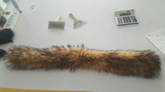 為什么有些羽絨服毛領(lǐng)是不可拆卸的？-661