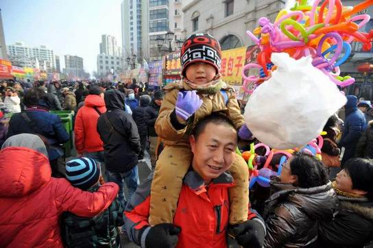 一年一度的蘿卜元宵糖球大廟會開始了！