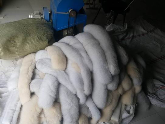 剛到貨的羽絨服毛領(lǐng)掉毛，質(zhì)量有問題嗎？-756